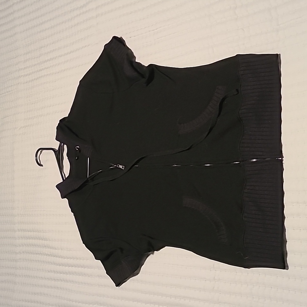 Short sleeve knit hoodie